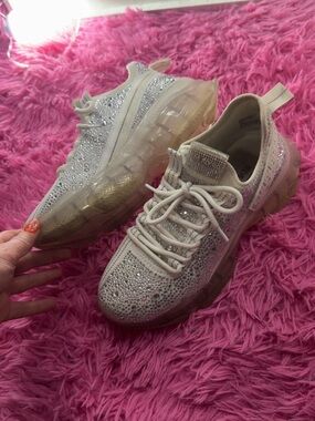 Steve Madden Women's Crystal Embellished Chunky Sneaker - White